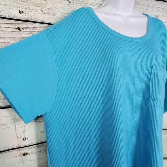 Andrée by Unit Women’s Plus 2X Blue Waffle Knit Short Sleeve Top - Picture 3 of 7